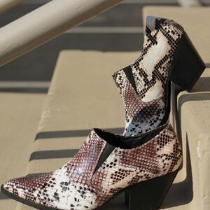 New ARider Girl Niki Snakeskin Shooties